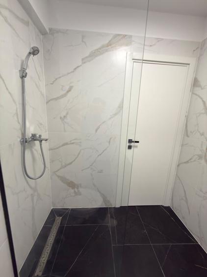 Apartament cu 3 camere decomandat, mobilat în Băneasa
