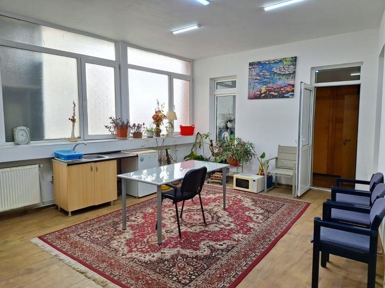 Vila fara risc seismic,renovata,izolata ext,P+1+pod inalt,9 camere,4 bai,pivnita - 24