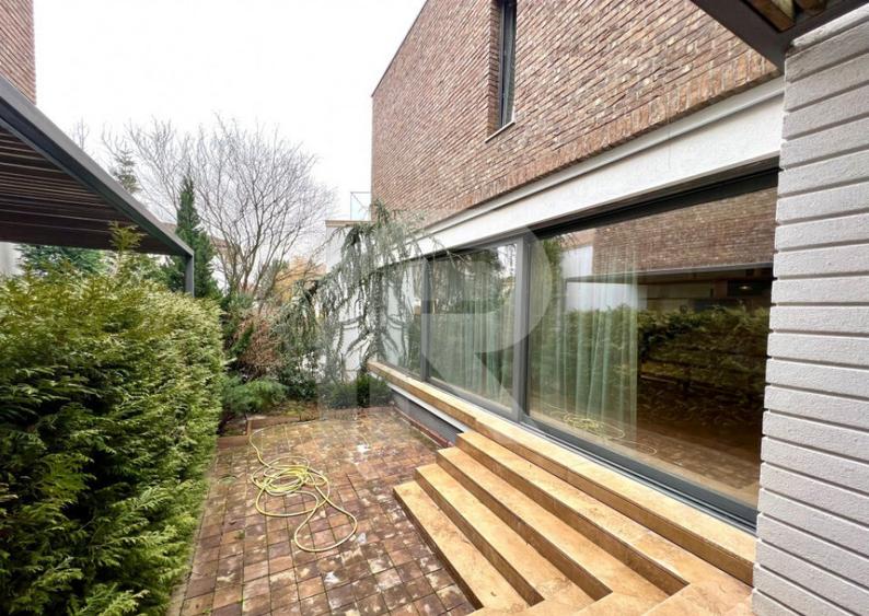 Stunning Villa_First rental after reno - 16