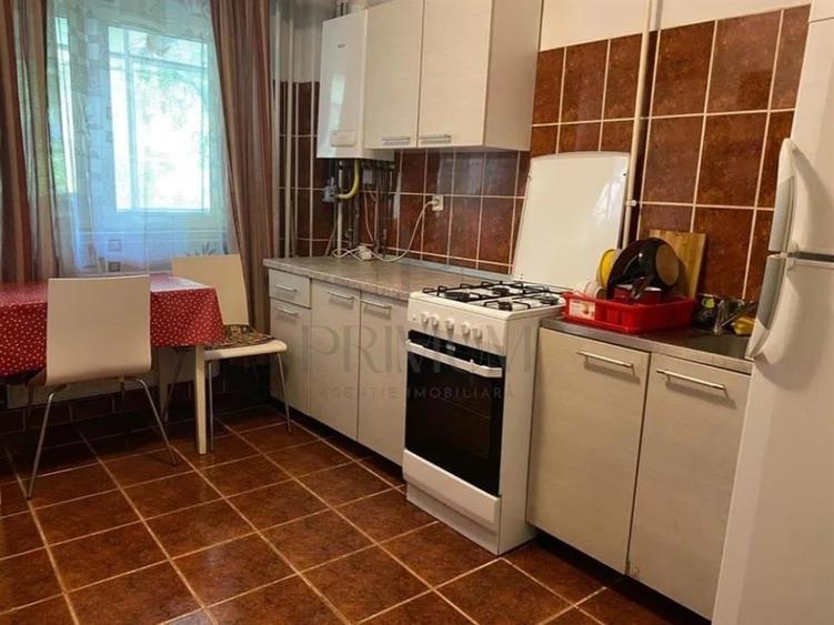 Complexul Studentesc - 2 Camere - Etaj 2 cu LIFT - Centrala termica proprie - De - 4