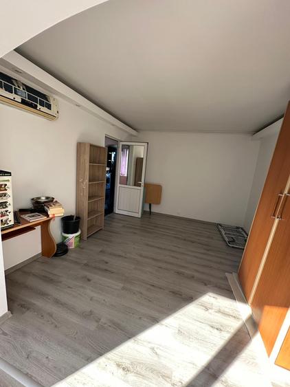 Vanzare apartament 3 camere Drumul Taberei Frigocom - 2