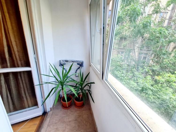 2 camere Sala Palatului bloc 1960 etajul 2/8 50 mp balcon - 6