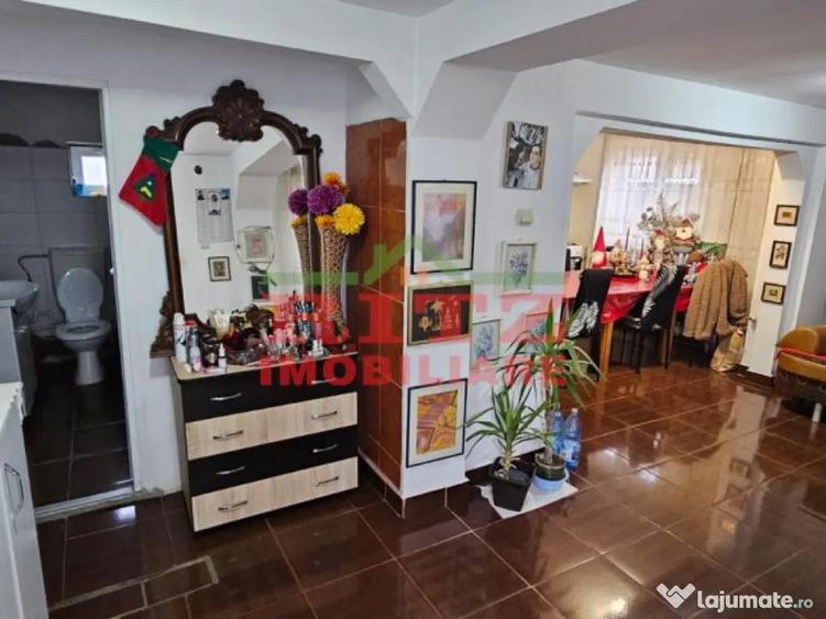 CASA DE VANZARE P 1 E - 11