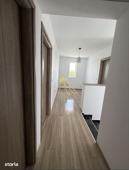 Casă cu 5 camere cu Teren 500 Mp în Corbeanca