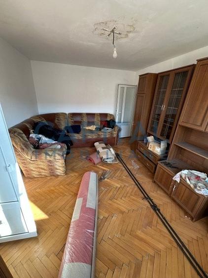 Comision 0%, apartament 3 camere cf.1 semidecomandat in Micro III - 8