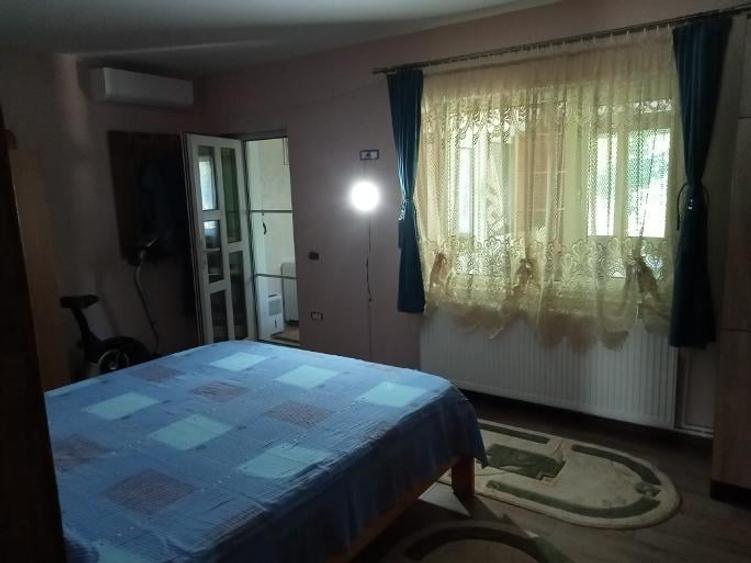Casă cu 2 camere cu Teren 520 Mp în Central