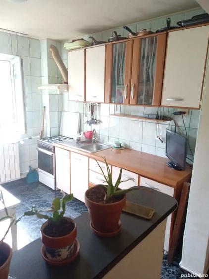 Vand apartament 3 camere semidecomandat 67 mp. - 3