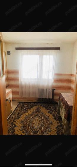 vand apartament 3 camere in Scornicesti - 1