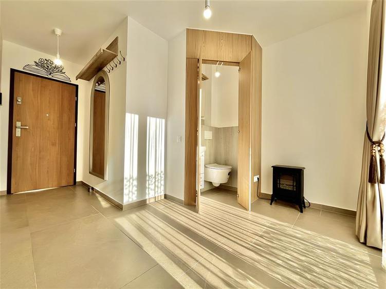 Spatiu Renovat in Astra complex Urban Plaza de Inchiriat - 3