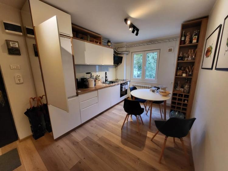 Apartament 3 camere, etaj intermediar, Gheorgheni, zona Piata Hermes