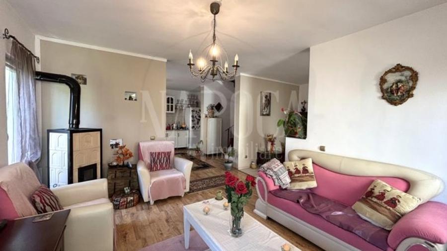 Casa 4 camere de vanzare in Floresti - 2