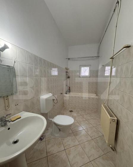 Casa individuala, 7 camere, 217 mp, 624 mp teren, zona Frate - 15