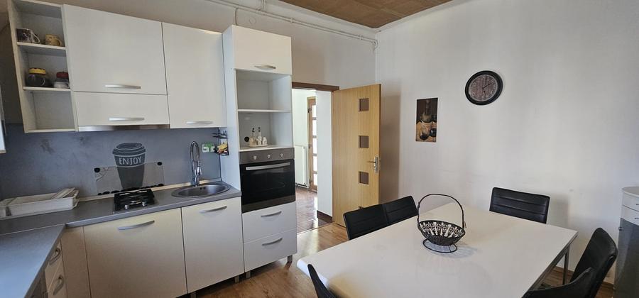 Inchiriez casa singur in curte situata in zona Negoi - 8