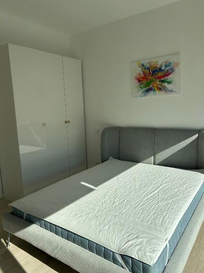 Apartament cu 2 camere semidecomandat în Băneasa