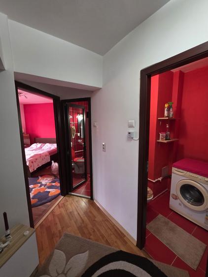 Apartament 3 camere ,Petrila str Republicii - 12