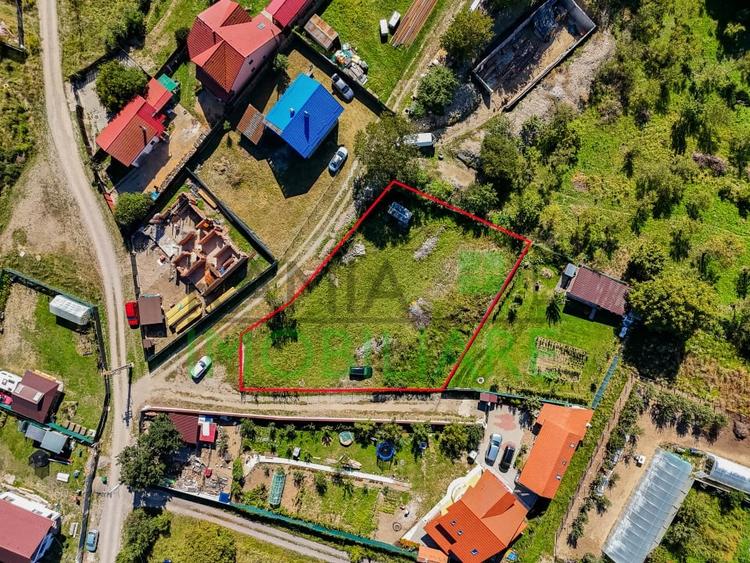 Teren intravilan generos de 1.430 mp in Carpinis, investitie sigura langa Brasov - 2