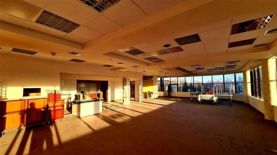 Spatiu SAD, 250 mp,  Eatj 1,  Zona Complex Stadion - 5