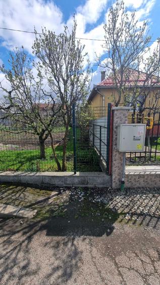 Vand teren intravilan imprejmuit, cu toate utilitatile, asfalt - 2