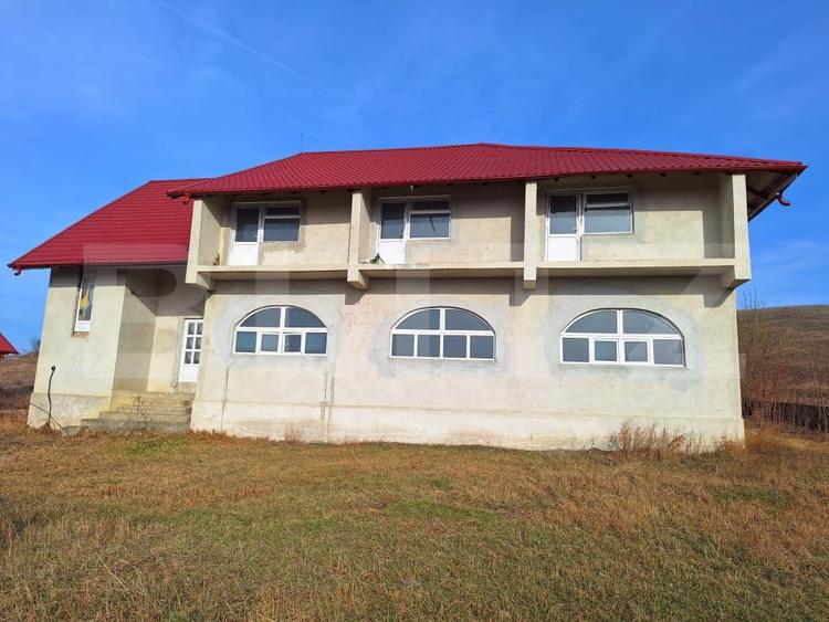 Pensiune moderna la 3 km de viitoarea Autostrada A8 si acces la  europeana E85 - 1