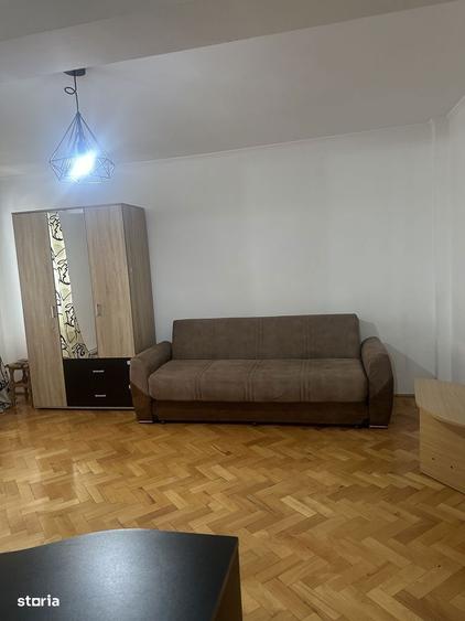 Campina - garsoniera mobilata - et.2/35mp - 44500 Euro - 5