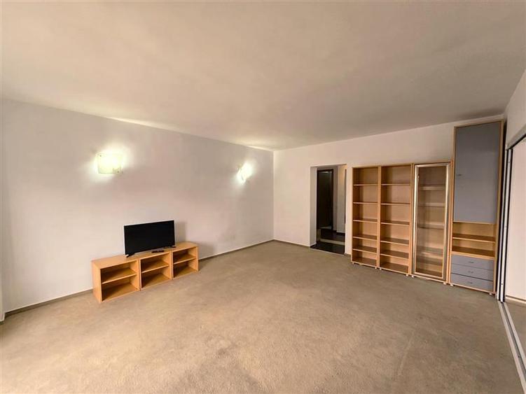 APARTAMENT 3 CAMERE LA 900 M METROU - 1