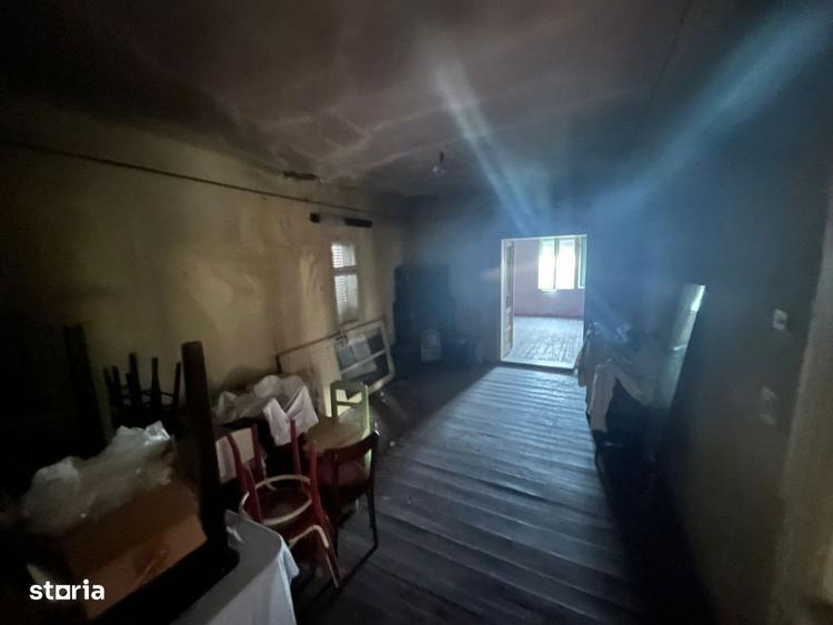 Casa individuala, 4 camere, 214 mp., teren 505 mp., zona centrala . - 2