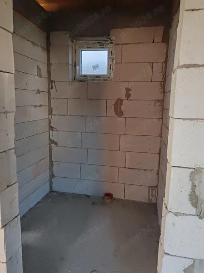 casu?a mica de vanzare la rosu - 5