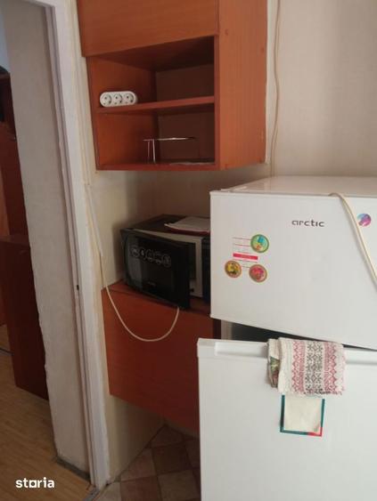 Garsonieră decomandată în Titan