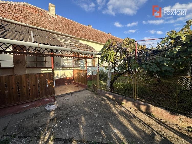 Casa individuala cu 3 camere si teren de 1577 mp, Bucovat central - 2