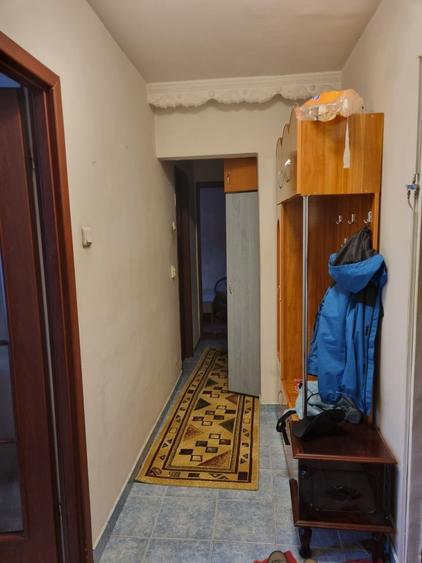 Vand apartament 2 camere precista str burebista - 2