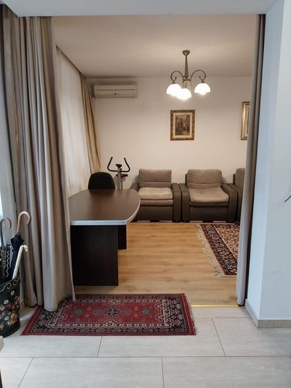 Vanzare proprietate cu doua case si intrari separate curte Giulesti - 5