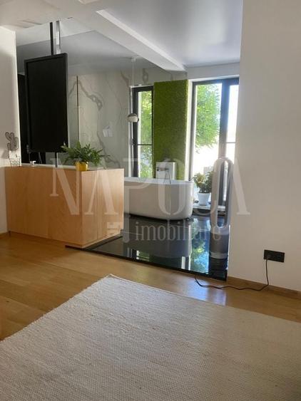 Casă individuală cu 8 camere cu Canalizare în Borhanci