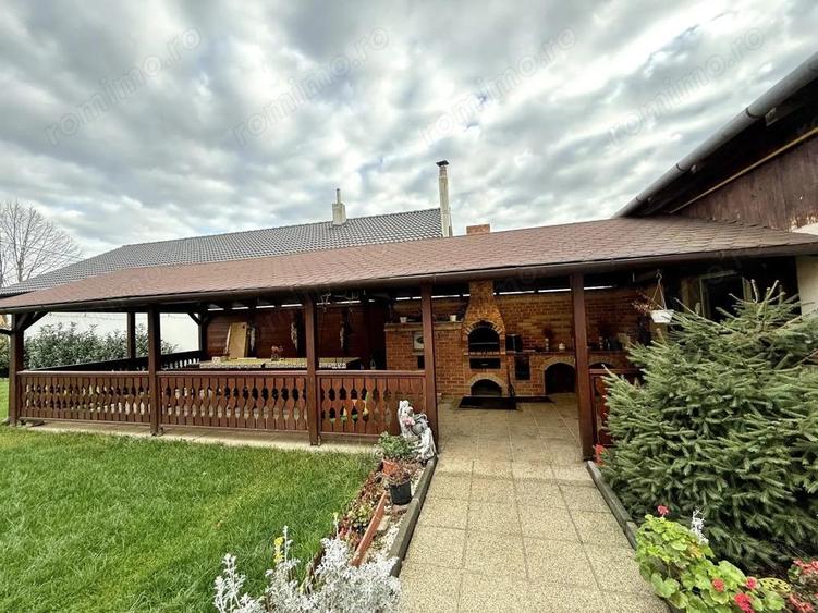 Casa 330 mp cu teren 2300 mp in Santandrei, langa Oradea - 4