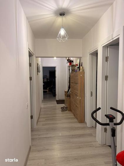 Proprietar inchiriez apartament 3 camere decomandat, renovat complet - 1