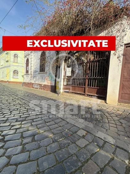 Casa in centrul istoric cu spatiu comercial si parcare proprie Zona 0 - 1
