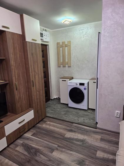 Inchiriere Garsoniera Pret: 1200 lei/luna + o luna avans. Se face contract declarat la ANAF. Pentru mai multe detalii si vizionare, sunati in privat. - 3