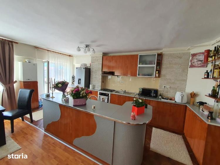 De vanzare Apartament 3 camere cu scara interioara, zona Cenru. - 3