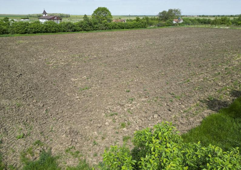 Teren Intravilan de 3,090 mp in Cuvin - 34