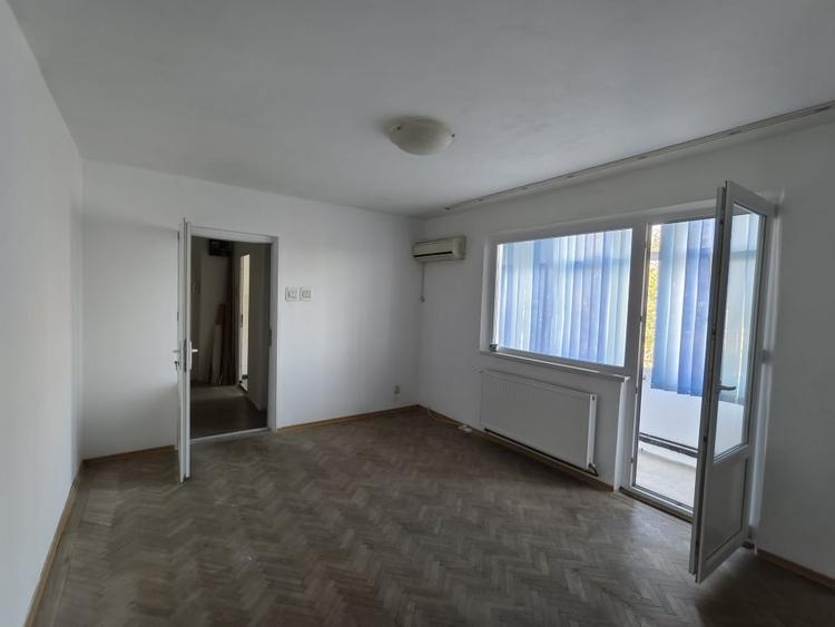 Apartament 3 camere decomandat - 13