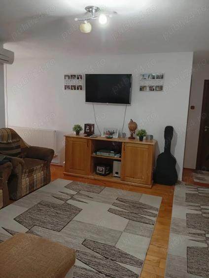 Casa cu 2 intrari zona 9 Mai | Parter comercial + etaj locuin?a | Mansarda - 1