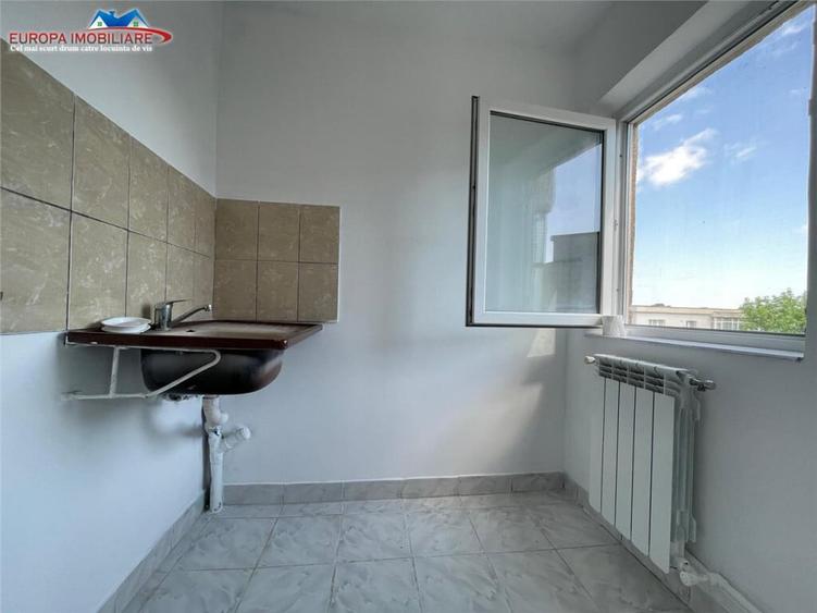 Garsoniera de zona Dallas Tulcea - 7