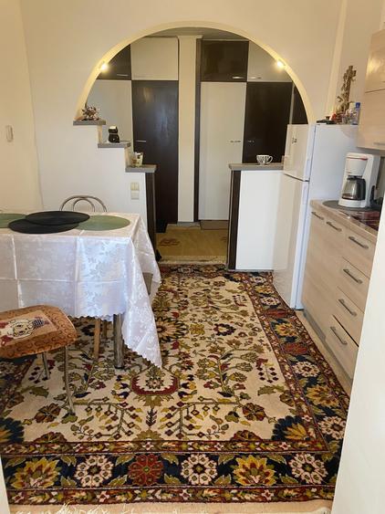 Apartament 2 camere decomandat , zona CET - 7