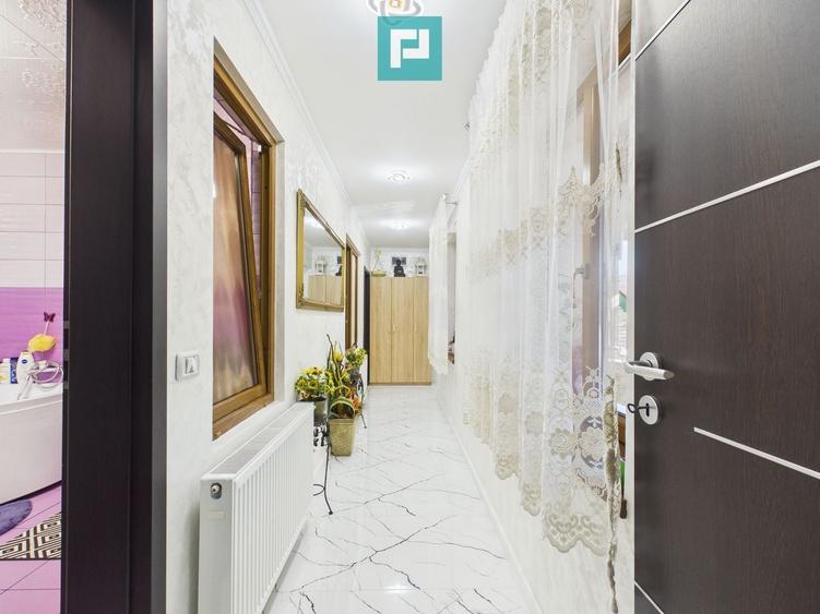 Casă individuală cu 4 camere cu Canalizare în Aradul Nou