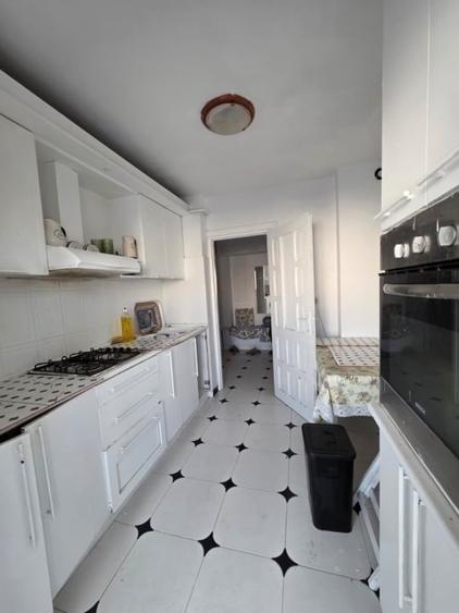 Etaj 3-Podul de Fier-3 Camere Decomandat -bloc 82' - 6