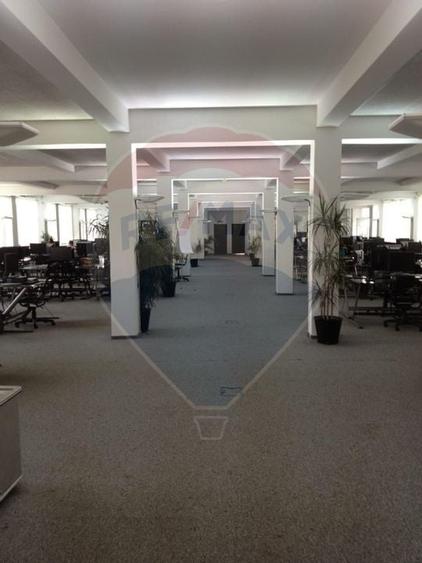 Spatiu de birouri de 4,000mp de vanzare in zona Industriilor - 9