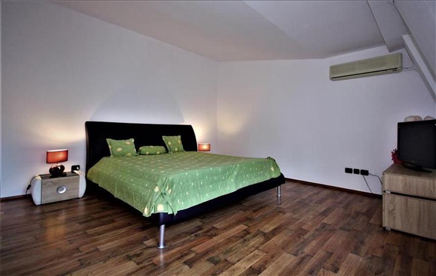 Corp vila, ideal locuinta, cu piscina si curte proprie in centru, Bucuresti - 26