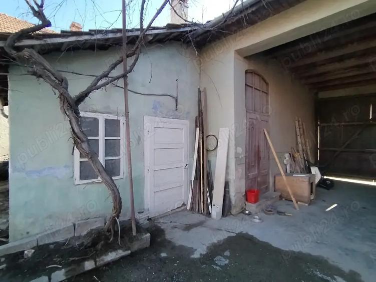 Casa tradi?ionala cu 2 corpuri, grajd, ?ura ?i 1200 mp teren Lisa, Bra?ov ideal turism rural - 4