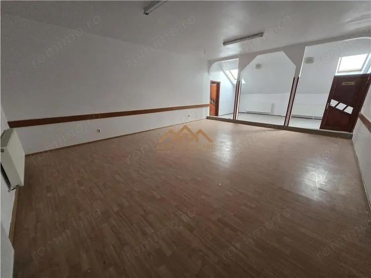 De Vanzare | Cladire + Teren | Scheia - 2