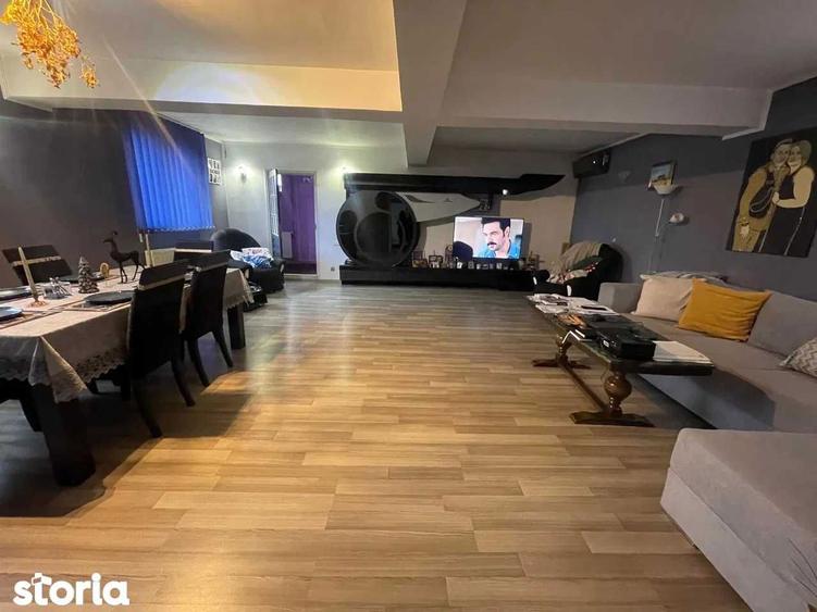 Casa de vanzare cu teren de 3000 mp,hala - 7