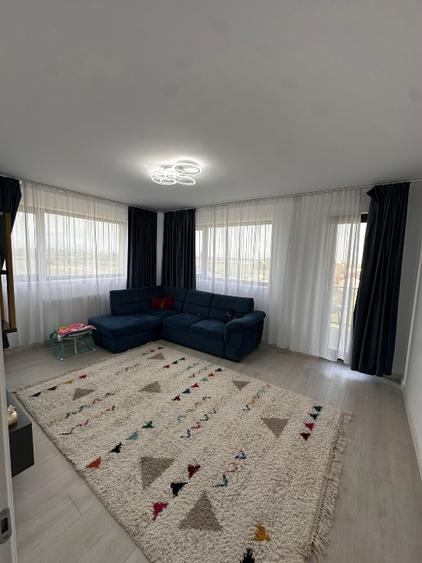 Apartament de vanzare 2 camere ,si loc de parcare  - 1